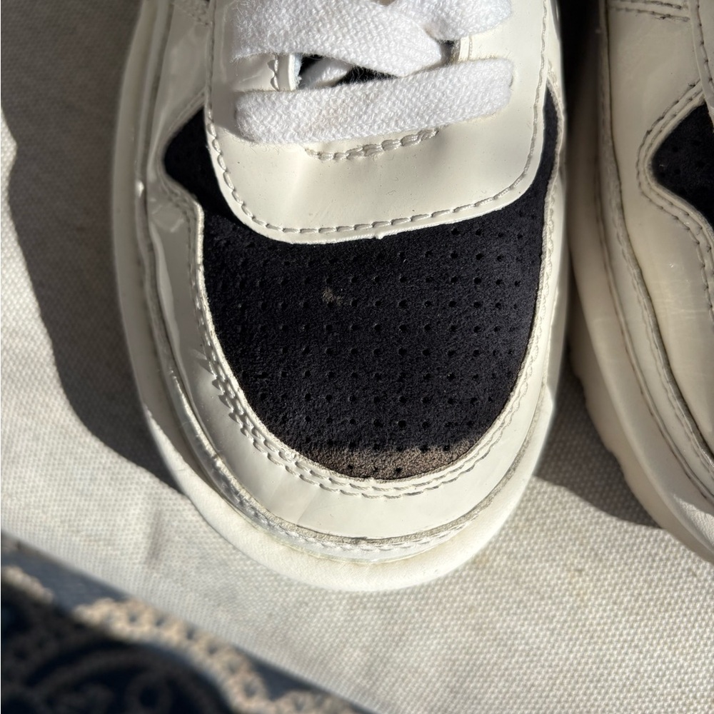 UGG Highland Sneakers - size 8.5 - Picture 6 of 12